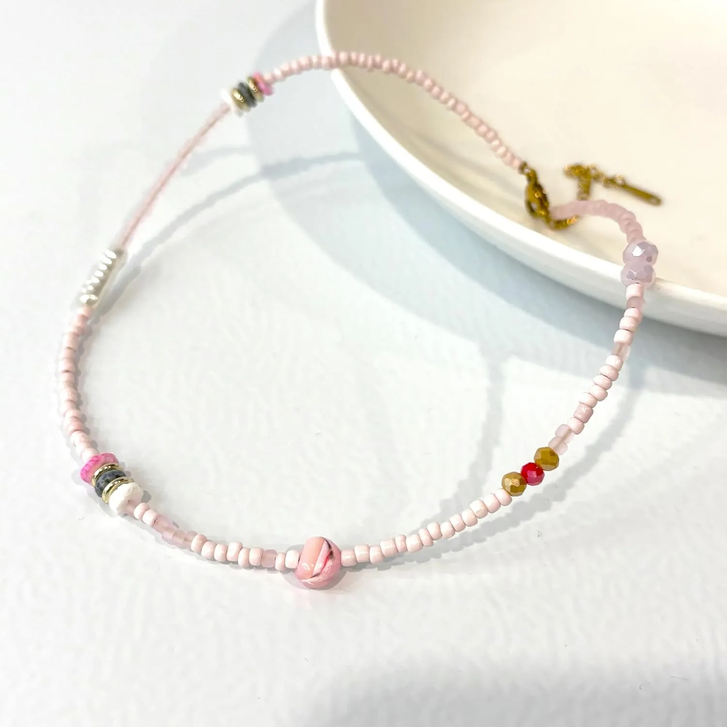 Colorful Beaded Necklaces for Women Crystal Bead Necklace Beach Necklaces Boho Necklaces for Women Pearl Beaded Choker Necklace Stainless Steel 18K Gold Plated Choker