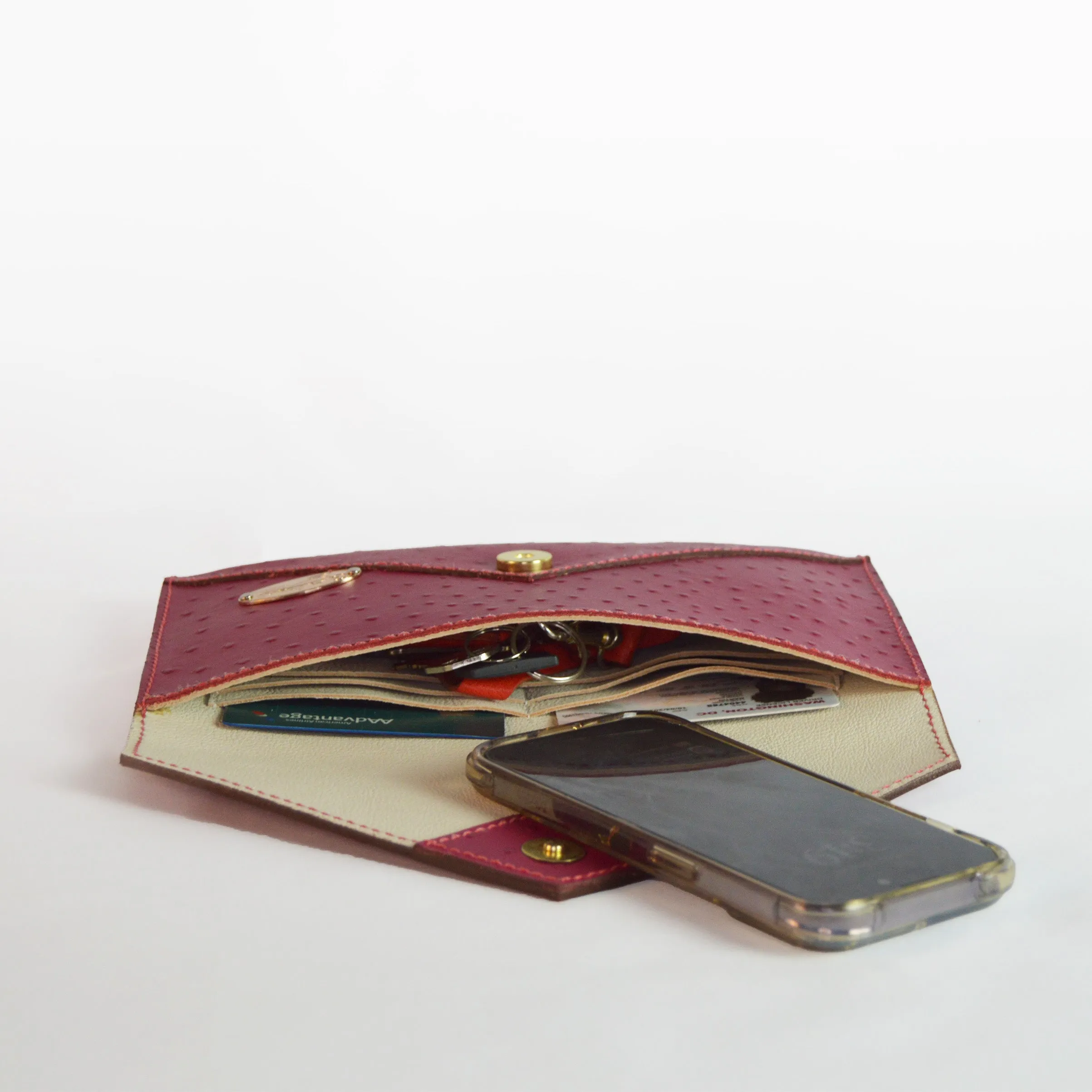 Half Way III Clutch | Magnetic Magenta